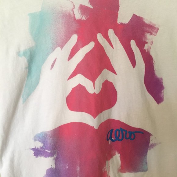 White T-shirt, Heart Aeropostale - Picture 3 of 4